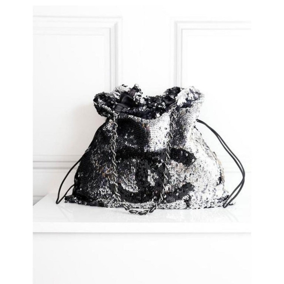Chanel - Picture 1 of 14